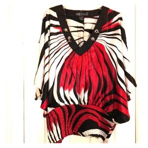 Fun blouse that’s multicolored. Smoke free home